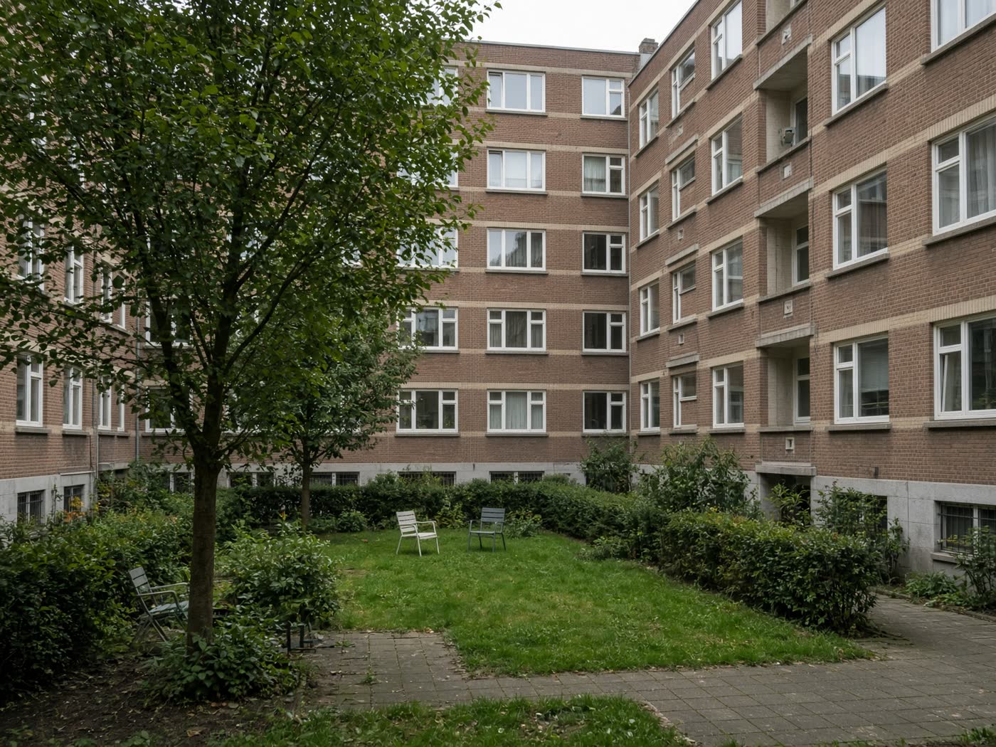 Binnenkoer van een Antwerps appartementsgebouw